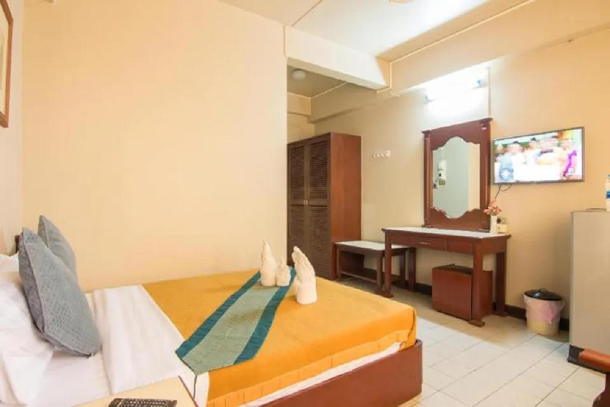 Khelang Nakorn Hotel Lampang Esterno foto