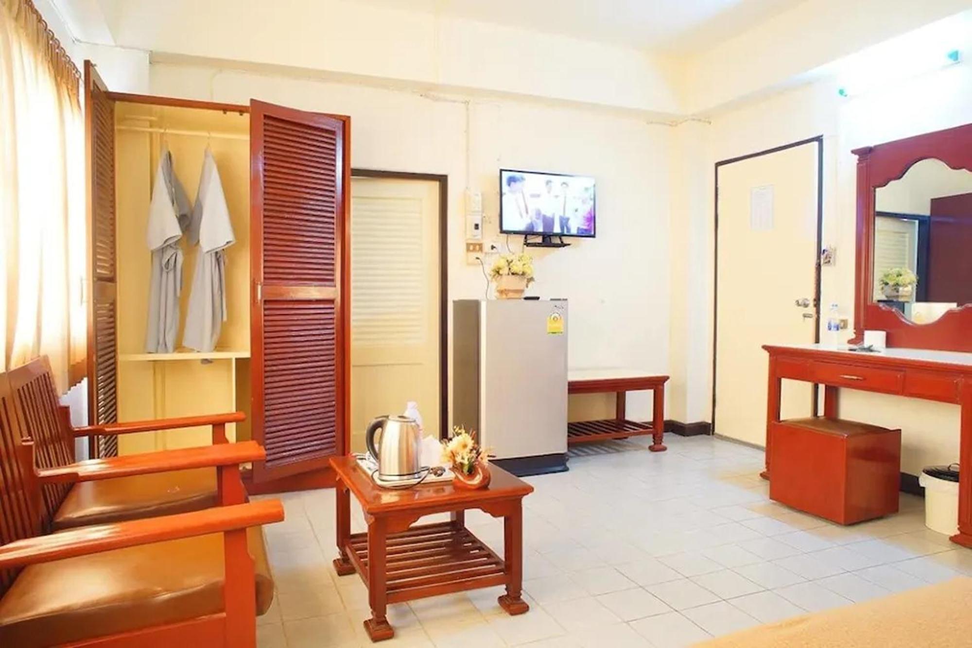 Khelang Nakorn Hotel Lampang Esterno foto